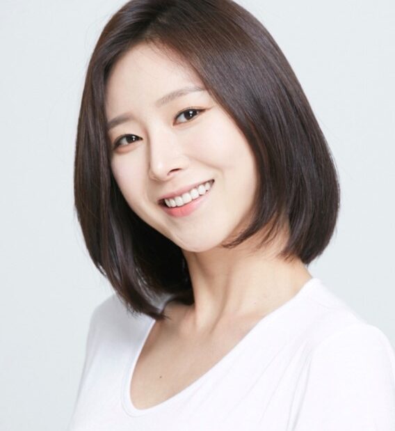 Hi~ I am an actress Yoo Joo-Eun.