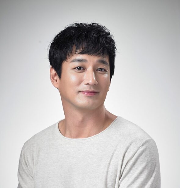 Hello~^^ I am Lee Jae-hwang, an actor.