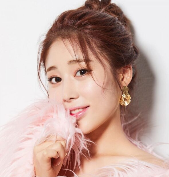 Hello. This is singer Kim So-yu.