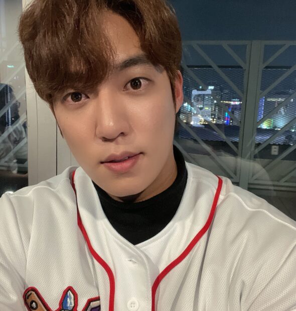 Hello, I'm Won Tae-in, a baseball player ^^
